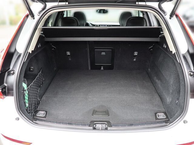 Gebraucht Volvo XC60 Core 349 PS (256 kW) 2023 Weiß SUV