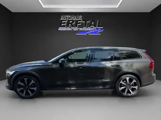 Gebraucht Volvo V60 CC 184 PS (135 kW) 2022 Kombi