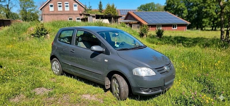 Gebraucht VW Fox 60 PS (44 kW) 2005 Grau Kleinwagen
