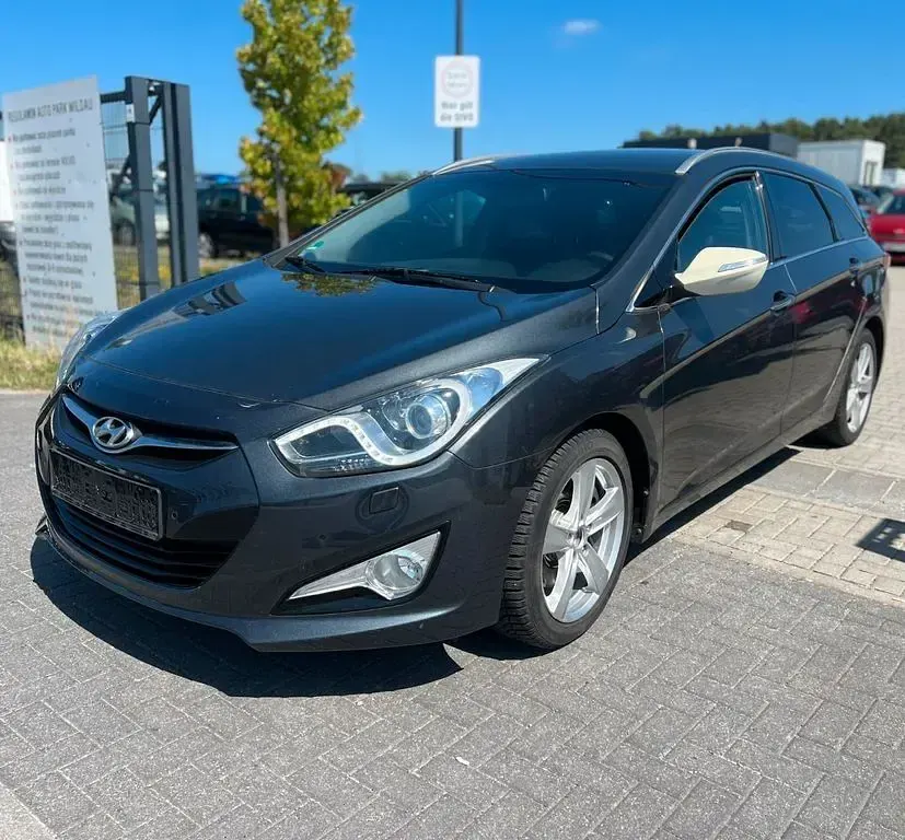 Gebraucht Hyundai i40 Edition 135 PS (99 kW) 2014 Grau Kombi