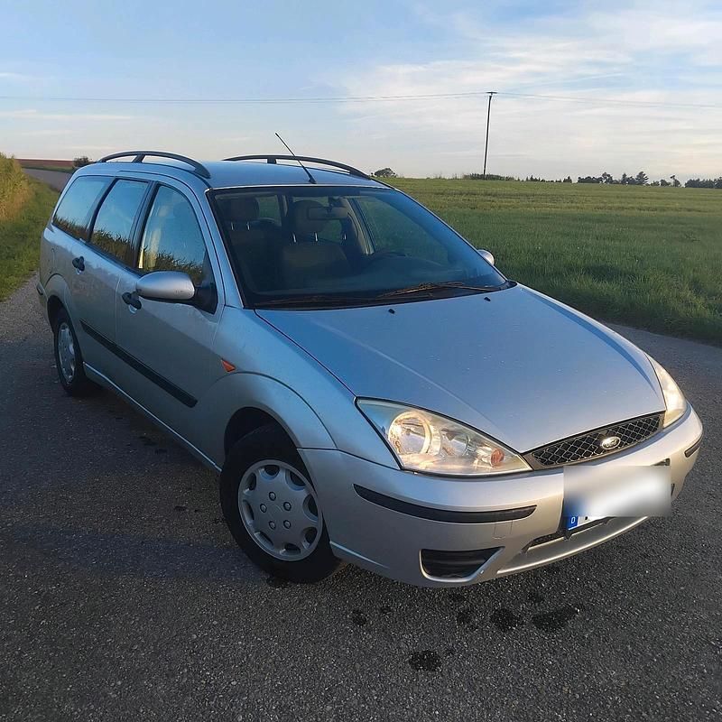 Silber Gebraucht 2004 Ford Focus Kombi | 1.500 € - Bild 1/4