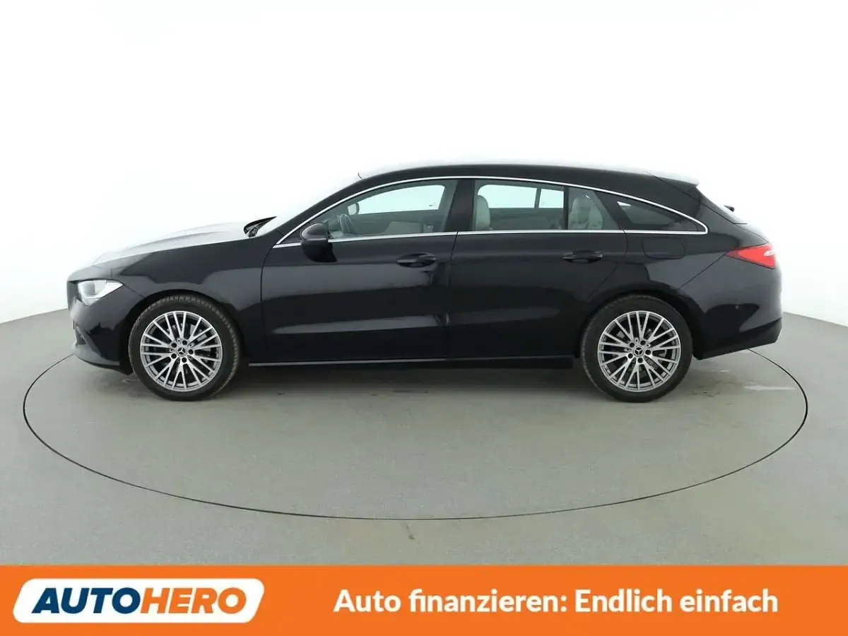 Gebraucht Mercedes CLA220 Shooting Brake 190 PS (139 kW) 2021 Kosmosschwarz Kombi