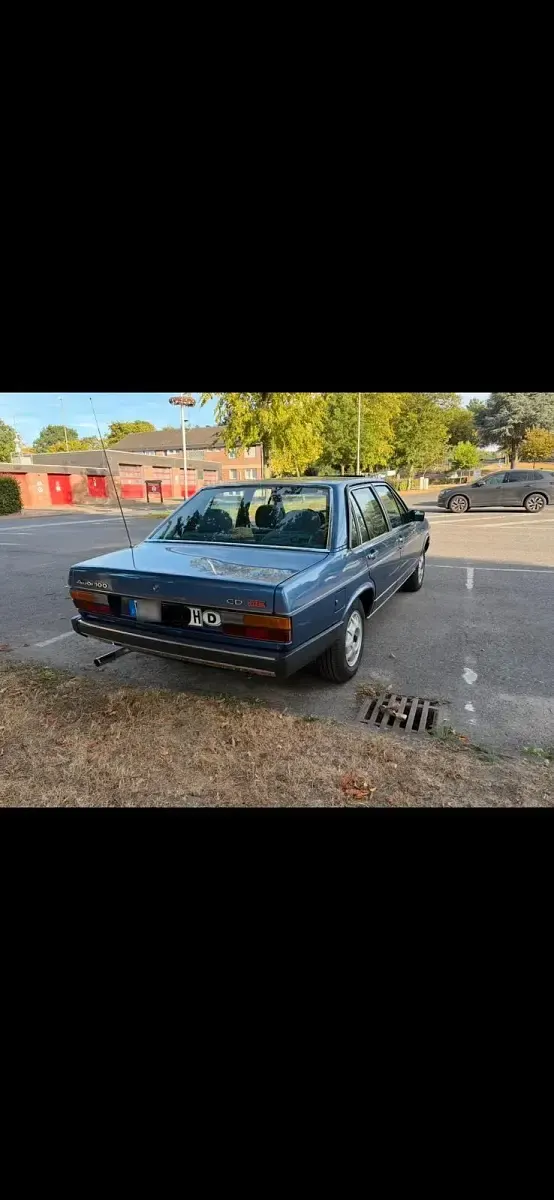 Gebraucht Audi 100 Ambiente 136 PS (100 kW) 1978 Blau Limousine