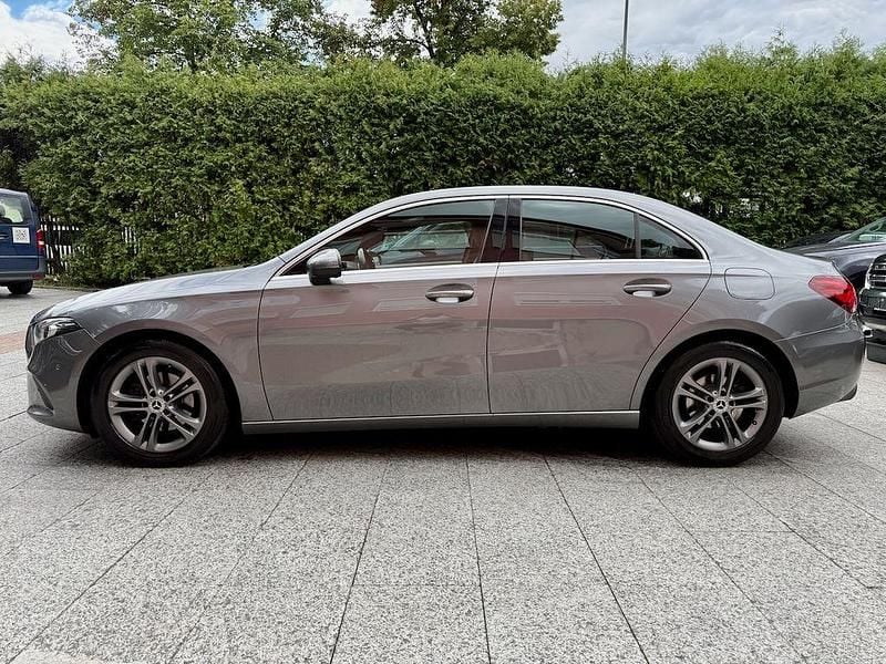 Grau Gebraucht 2020 Mercedes A180 Progressive Limousine | 16.980 € (Guter Preis) - Bild 1/4