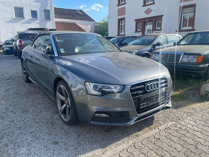 Grau Gebraucht 2012 Audi A5 Cabriolet Comfort Cabrio | 11.900 € (Guter Preis) - Bild 1/4