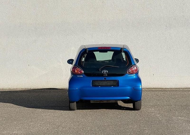 Gebraucht Toyota Aygo Cool 68 PS (50 kW) 2011 Blau Kleinwagen