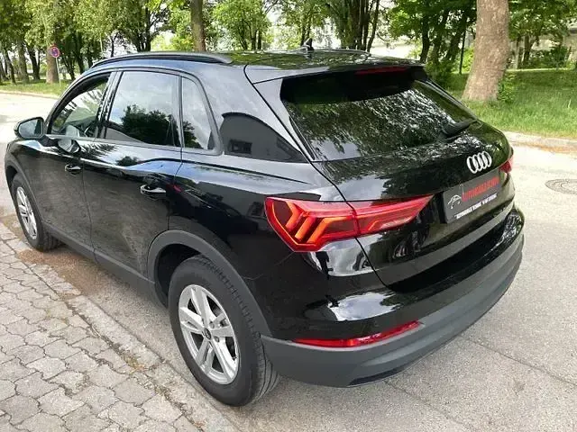 Second-hand Audi Q3 Business 150 CP (110 kW) 2022 Negru SUV