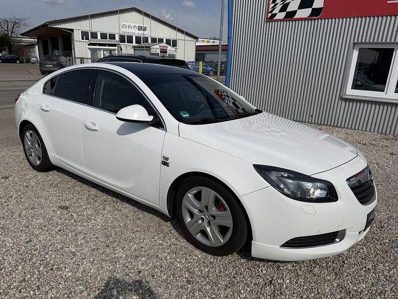 Gebraucht Opel Insignia OPC 160 PS (117 kW) 2009 Schneeweiss/summitwhite/arctic Limousine