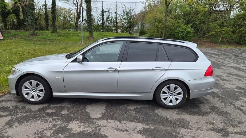 Second-hand BMW 320 Performance 170 CP (125 kW) 2011 Argintiu Break