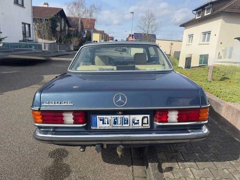 Gebraucht Mercedes 230 136 PS (100 kW) 1985 Blau Coupé