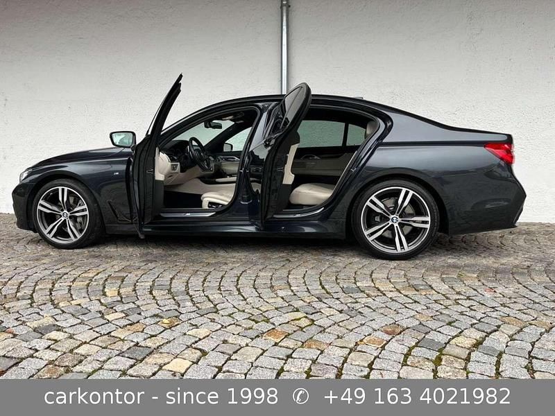 Singapur grau metallic Gebraucht 2018 BMW 730 M Sport Limousine | 40.990 € (Fairer Preis) - Bild 1/4