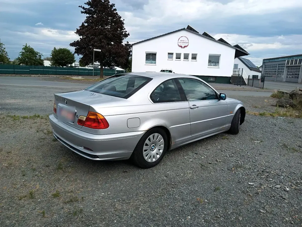 Gebraucht BMW 320 150 PS (110 kW) 1999 Silber Coupé