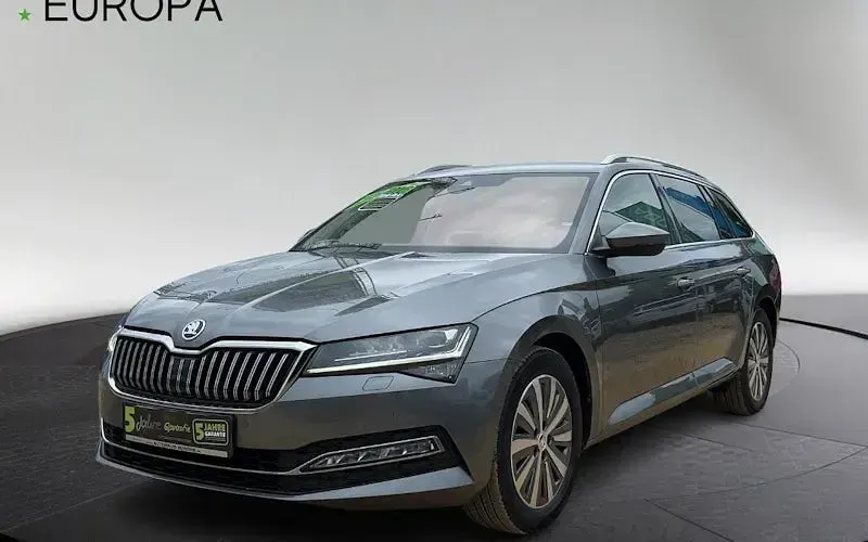 Gebraucht Skoda Superb Style 150 PS (110 kW) 2023 Graphite grau metallic Kombi