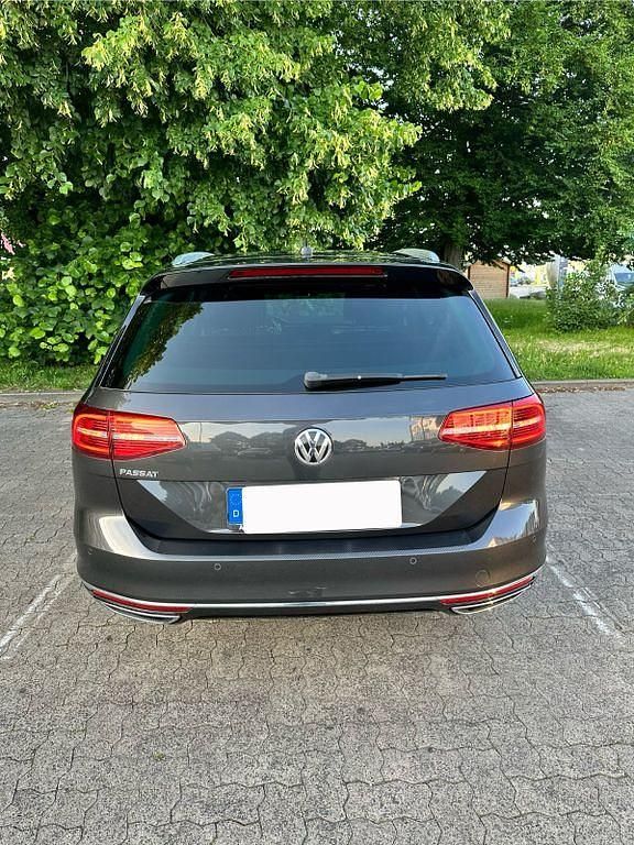 Usata VW Passat Highline 190 CV (139 kW) 2019 Grigio Station wagon