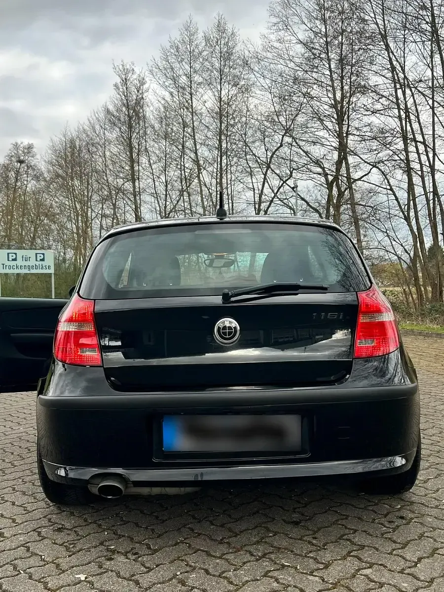 Gebraucht BMW 116 122 PS (89 kW) 2007 Schwarz Kleinwagen