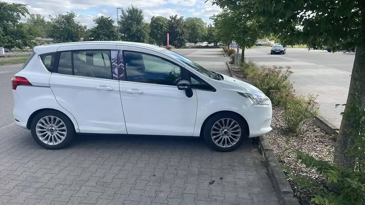 Gebraucht Ford B-MAX SYNC Edition 105 PS (77 kW) 2013 Van / Kleinbus