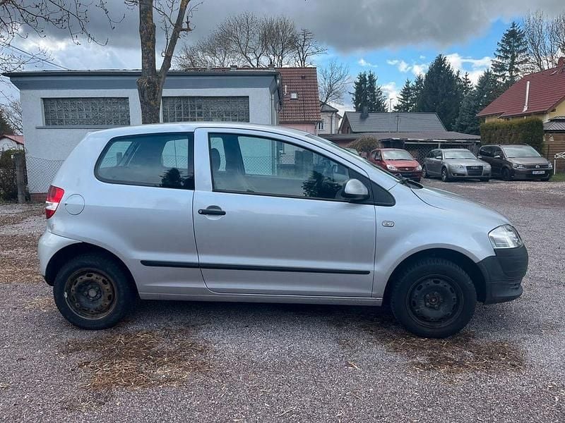 Usata VW Fox Basis 54 CV (39 kW) 2005 Argento Utilitaria