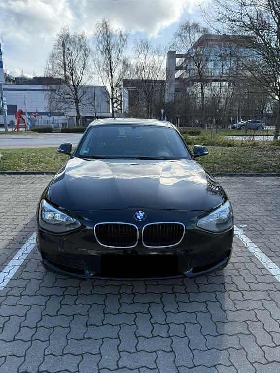 Gebraucht BMW 116 122 PS (89 kW) 2012 Schwarz Kleinwagen