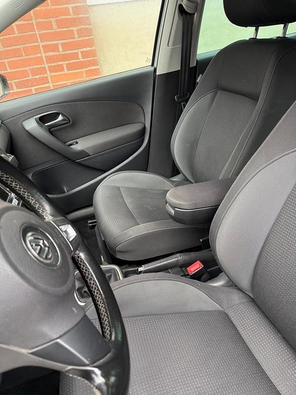 Gebraucht VW Polo 60 PS (44 kW) 2010 Silber Kleinwagen