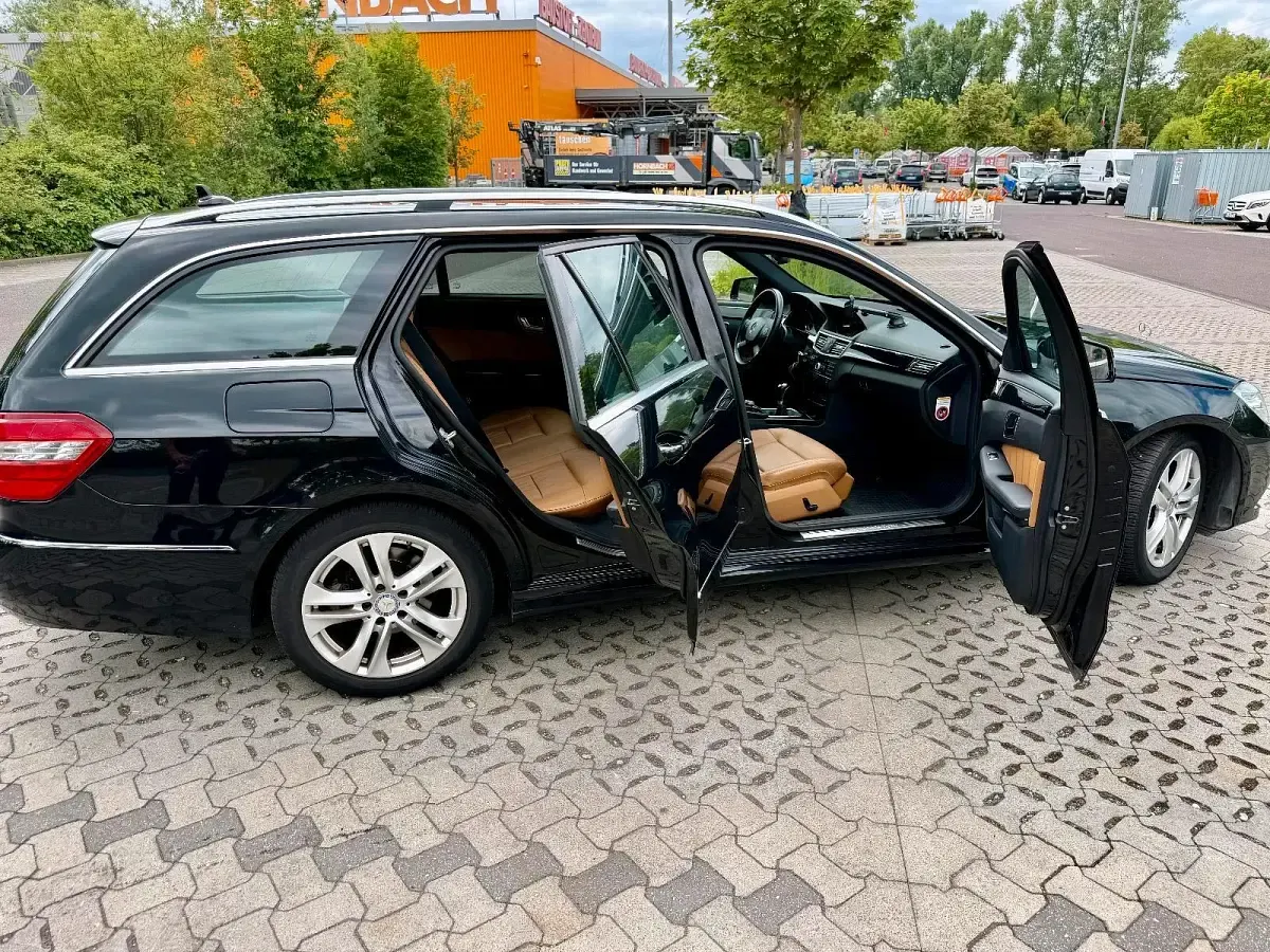 Gebraucht Mercedes E250 204 PS (150 kW) 2010 Schwarz Kombi