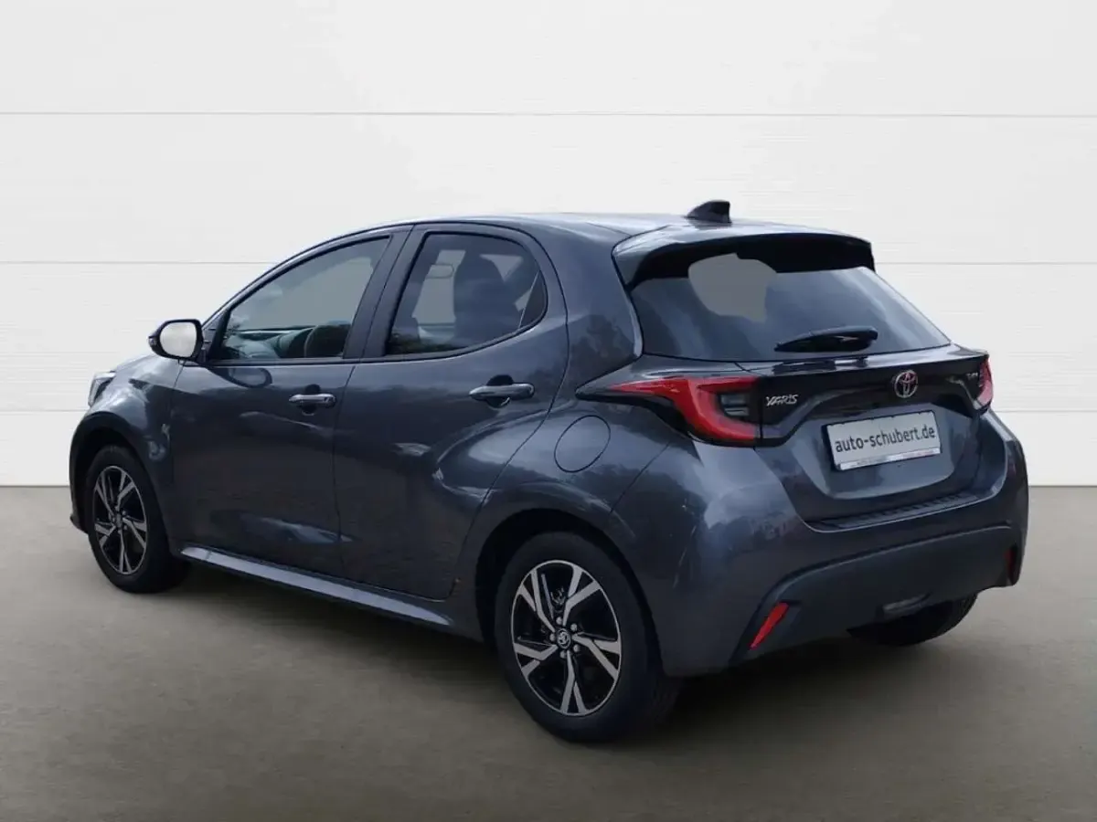 Gebraucht Toyota Yaris Comfort 116 PS (85 kW) 2025 Grau Kleinwagen
