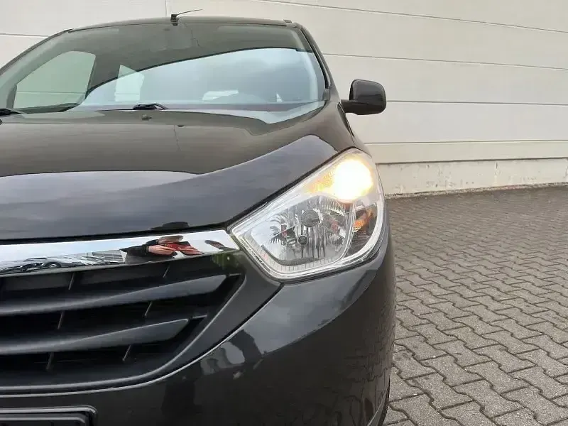 Gebraucht Dacia Lodgy Prestige 116 PS (85 kW) 2015 Perlmuttschwarz Van / Kleinbus
