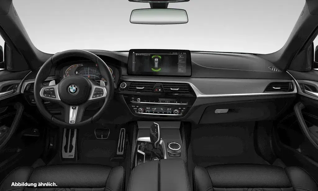 Gebraucht BMW 520 M Sport 190 PS (139 kW) 2023 Skyscraper grau Kombi