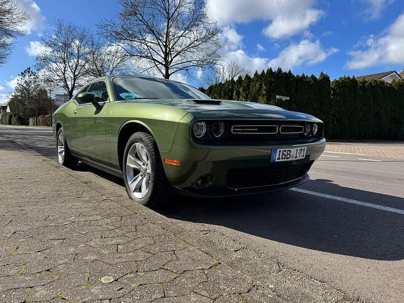 Gebraucht Dodge Challenger SXT 309 PS (227 kW) 2022 Grün Coupé