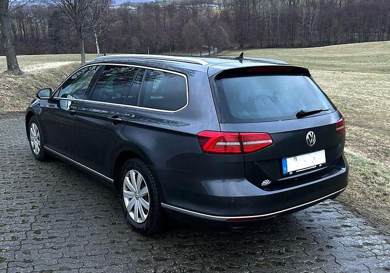 Gebraucht VW Passat Highline 150 PS (110 kW) 2018 Grau Kombi
