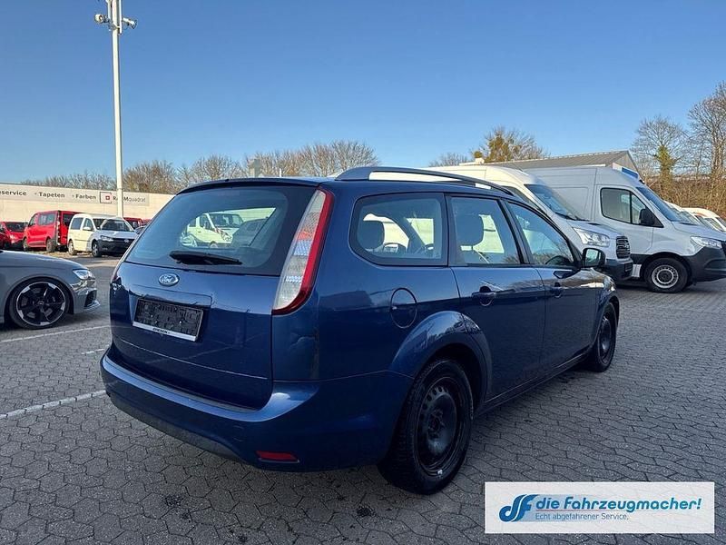 Gebraucht Ford Focus 101 PS (74 kW) 2010 Blau Limousine
