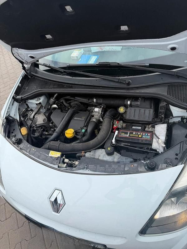 Gebraucht Renault Clio GrandTour 110 PS (80 kW) 2012 Weiß Kombi