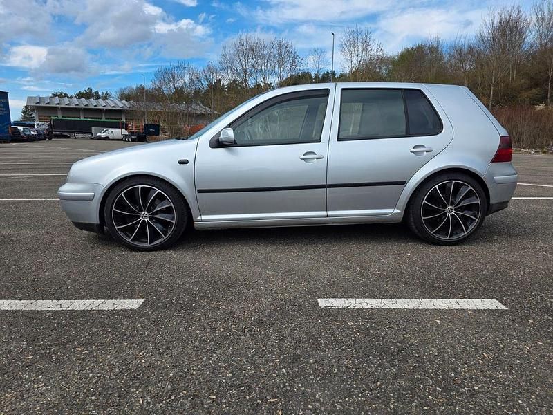 Gebraucht VW Golf IV Highline 170 PS (125 kW) 2001 Silber Limousine