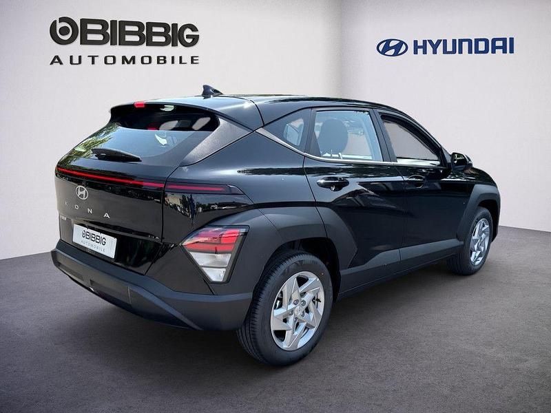 Neu Hyundai Kona Select 139 PS (102 kW) 2025 Abyss black SUV