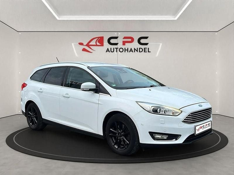Weiß Gebraucht 2018 Ford Focus Titanium Limousine | 8.990 € (Superpreis) - Bild 1/4
