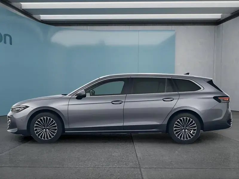 Gebraucht VW Passat 193 PS (141 kW) 2025 Grau Kombi