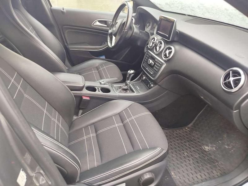 Gebraucht Mercedes A180 109 PS (80 kW) 2014 Grau Limousine