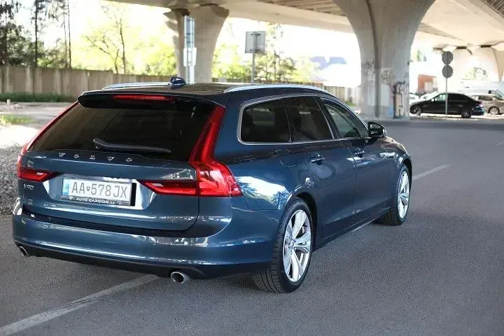 Gebraucht Volvo V90 190 PS (139 kW) 2019 Blau Kombi