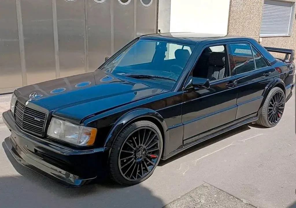 Gebraucht Mercedes 190 160 PS (117 kW) 1987 Schwarz Limousine