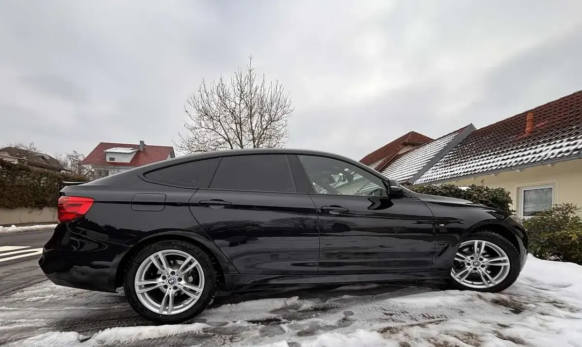 Gebraucht BMW 318 Sport Line 143 PS (105 kW) 2015 Schwarz Limousine