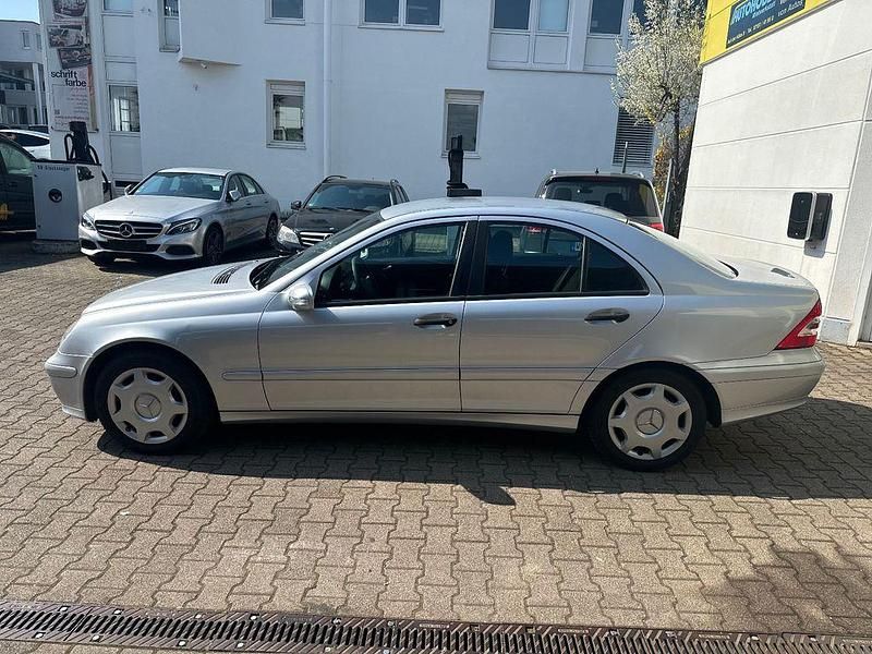 Gebraucht Mercedes C180 143 PS (105 kW) 2006 Silber Limousine