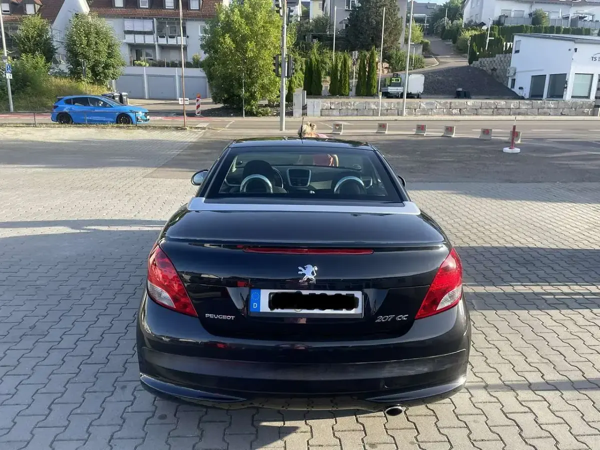 Gebraucht Peugeot 207 CC Platinum 120 PS (88 kW) 2011 Schwarz Cabrio