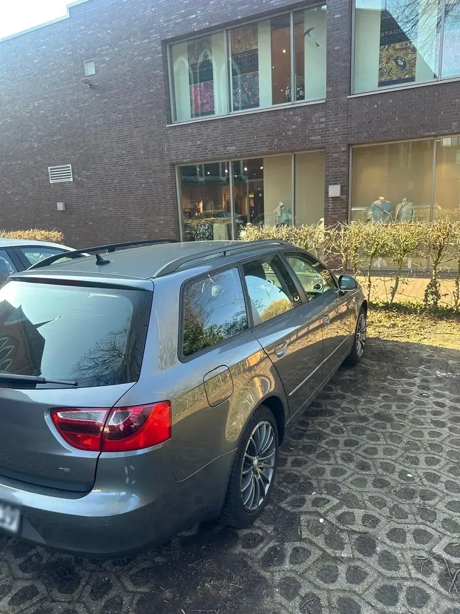 Usado Seat Exeo 143 HP (105 kW) 2013 Prateado Carrinha