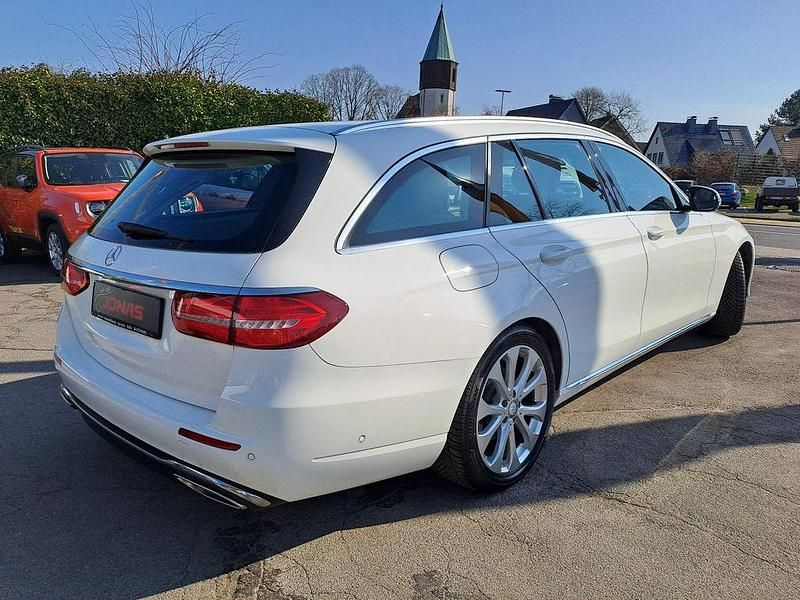 Gebraucht Mercedes E200 184 PS (135 kW) 2016 Weiß Kombi