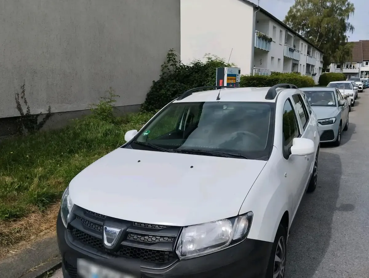 Gebraucht Dacia Lodgy 84 PS (61 kW) 2016 Weiß Van / Kleinbus
