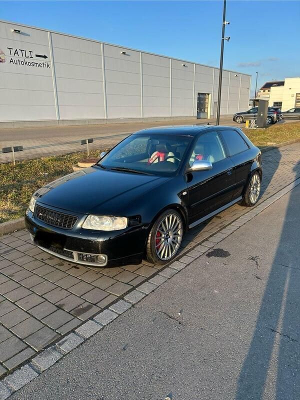 Schwarz Gebraucht 2002 Audi S3 Sport Limousine | 11.499 € - Bild 1/4