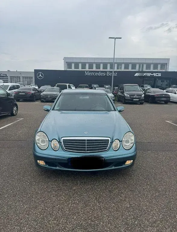 Second-hand Mercedes E220 150 CP (110 kW) 2002 Berlinǎ