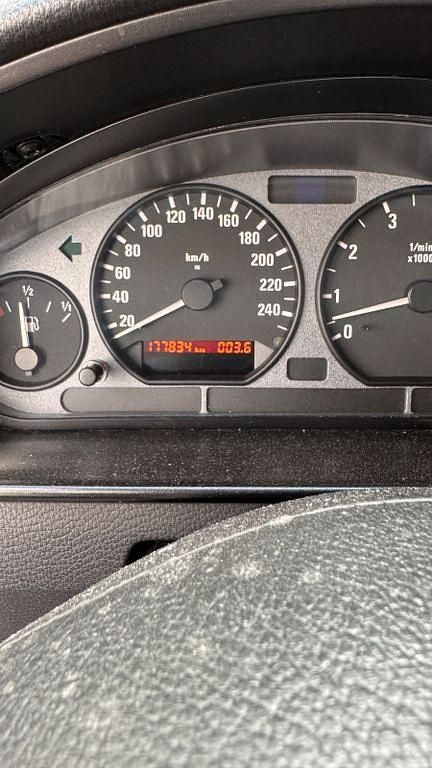 Blau Gebraucht 1999 BMW 323 Compact Performance Kleinwagen | 6.000 € (Fairer Preis) - Bild 1/4