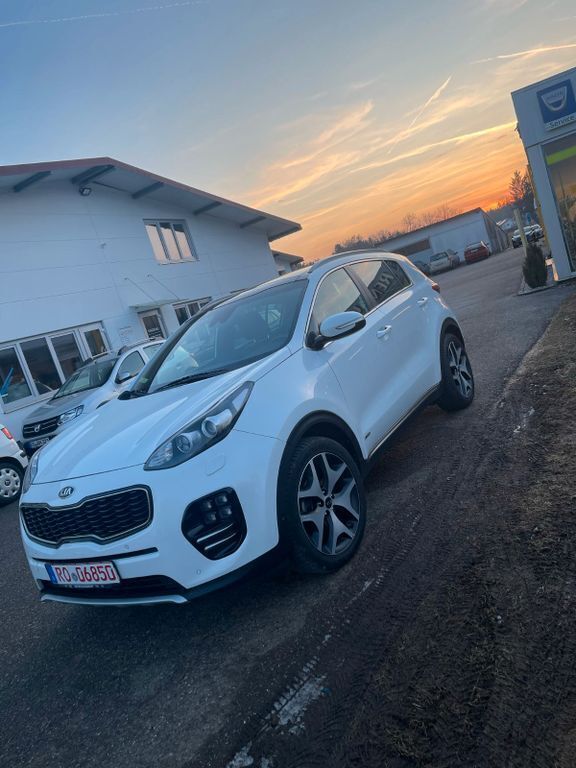 Weiß Gebraucht 2016 Kia Sportage GT-Line SUV | 14.990 € (Fairer Preis) - Bild 1/4