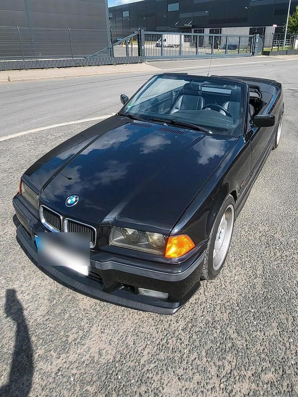 Schwarz Gebraucht 1997 BMW 320 Cabriolet Cabrio | 8.450 € (Teuer) - Bild 1/4