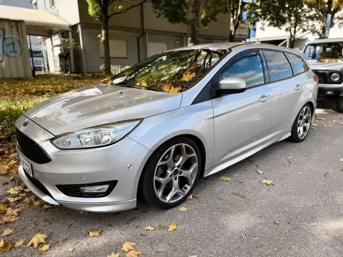 Gebraucht Ford Focus Titanium 105 PS (77 kW) 2016 Limousine